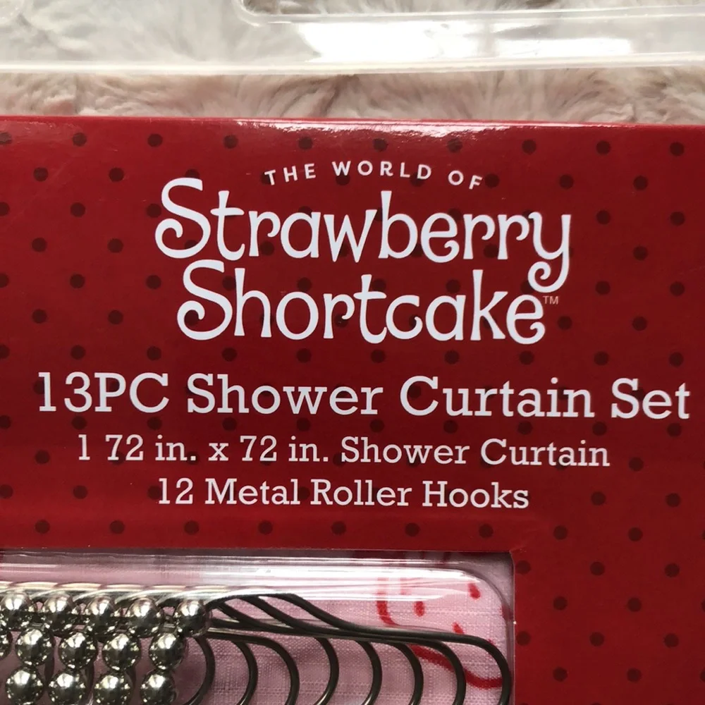 Strawberry Shortcake Shower Curtain Set - Picture 3 of 9
